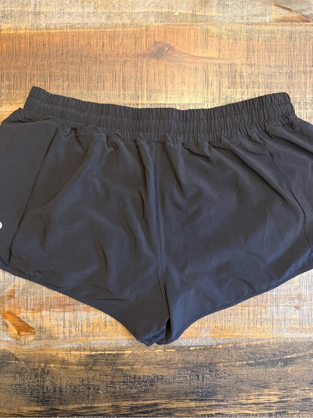 Lululemon athletica women’s Black Hotty Hot Shorts 2.5 inseam